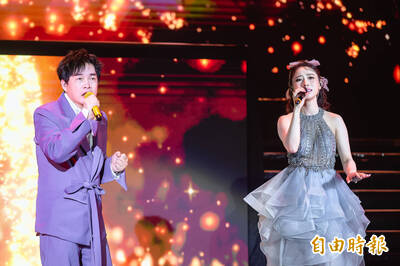 康康拋下嫩妻大膽把妹 自信條件全符合：我太早結婚了