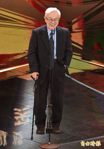 影壇痛失巨擘!95歲「賴桑」賴成英辭世 拄杖登金馬成追憶