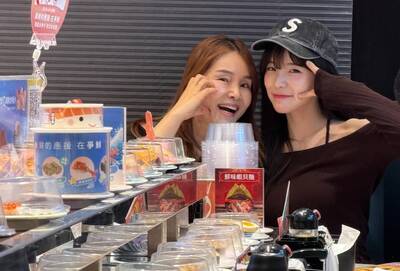 吃迴轉壽司遇李多慧  母親同行太年輕被誤認助理姐姐