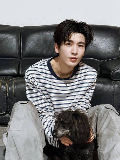 張凌赫曬狗狗合照！ 翻牌粉絲一句回覆引爆留言區