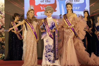 劉曉憶爆瘦現身大稻埕打工 為未婚夫「端菜洗碗」手起水泡