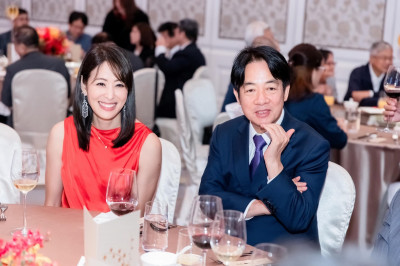 賴清德驚喜抵史瓦帝尼！101董座賈永婕助攻「伴手禮外交」：送給友邦好朋友