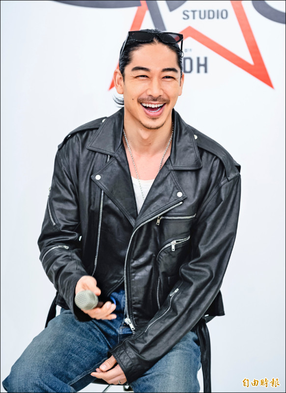 AKIRA出道20年首發EP 為4歲愛子寫歌