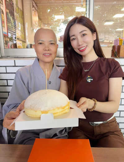 （獨家）媽媽皈依佛門剃度為尼 向蕙玲證實：全家都很祝福