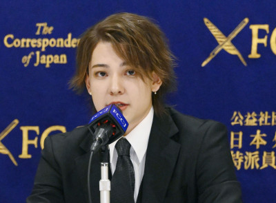 怒揭傑尼斯性侵案！男偶像現況曝光 「下海當牛郎」竟被罵翻