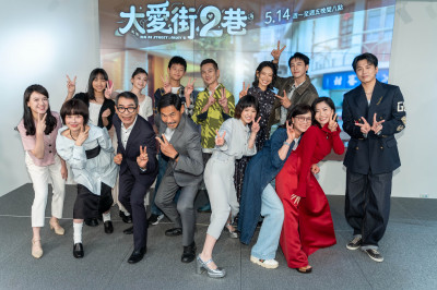 嚴正嵐狂摸肚爆有喜？重演許瑋甯懷孕前一幕 急捶肚自證真相