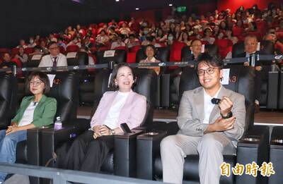 「只能眼睜睜看孩子毀掉」...沈伯洋看《失樂園》情緒失守