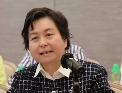 賭王二房千金何超蕸驟逝    何超儀曝胞姊死因