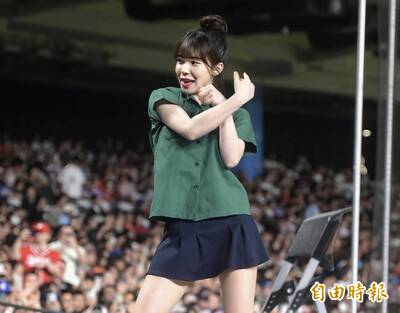 （影）李多慧穿北一女制服跳舞掀議！「挨轟消費文化」125字回應了
