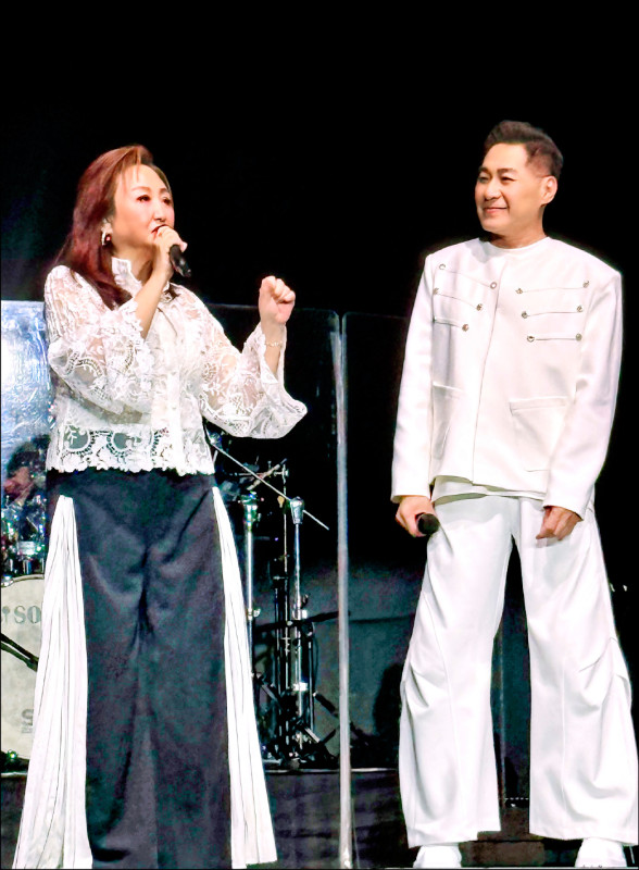 文章鄭怡飆唱結束 相識30年首度同台超感動