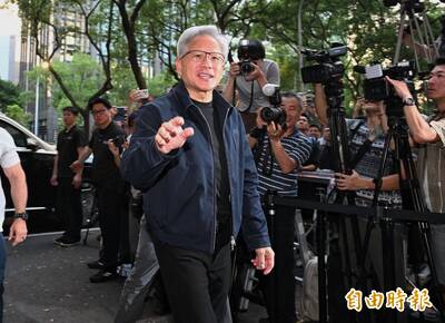 Meta AI求生欲爆棚！「黃仁勳PK韓團誰穿Dior帥」答案網笑翻