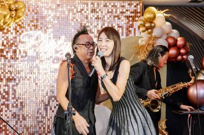 黃大煒情義相挺 101董座賈永婕永生難忘