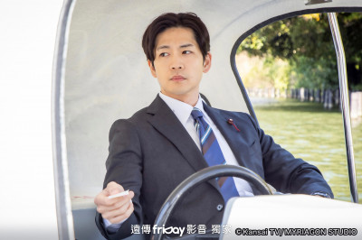 日本國會議員也太帥！松下洸平穿西裝街頭宣講 帥到讓人喊凍蒜