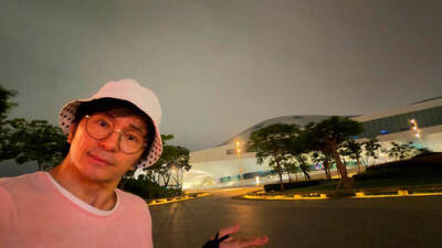 唐從聖又被譙！怨高雄無風雨被取消演出  486先生補一槍