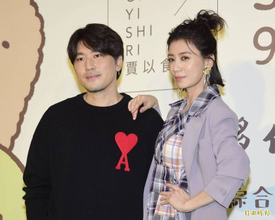 賈靜雯乾拌麵品牌中鏢致癌油!「1產品」急下架道歉曝退貨辦法