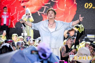 蕭景鴻刮刮樂挑戰「3塊錢」變3千萬 唱阿信寫的歌認了腳在抖