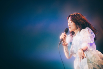 唱紅《進擊的巨人》神曲！才女來台淚尋20年前《超級星期天》恩師