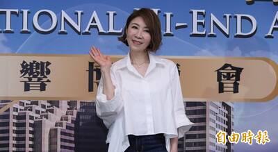 被爆離婚檢場、女兒「不是親生的」 李翊君露面回應了