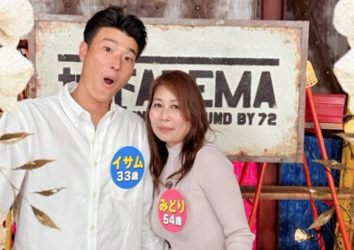 娶同學媽媽爆紅！嫩夫親揭床事內幕 55歲美魔女求饒：好累