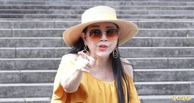 連許純美都再度出現 唐綺陽:人群正在創造效應