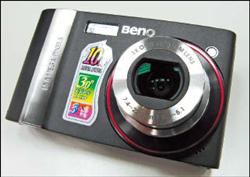 只有一款黑色款,不過也讓BenQ E1000營造一些專業的感覺。 只有一款黑色款,不過也讓BenQ E1000營造一些專業的感覺。