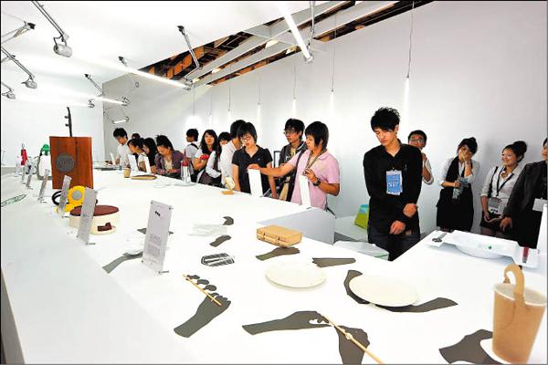 由經濟部工業局主辦，台灣創意設計中心及外貿協會共同執行的新一代設計展，是全世界最大的學生作品展。