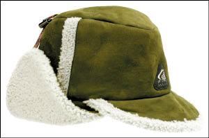 Hogan秋冬推出保暖的羔羊毛帽，未定價。