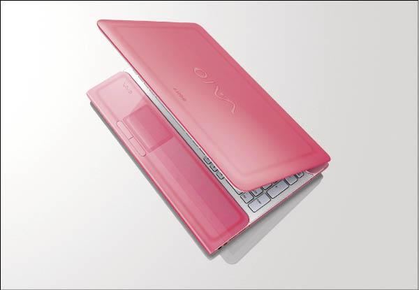 Sony C系列筆電，採用透光材質，讓鮮艷機身更顯繽紛，售價34,800元起。