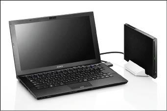 Sony 筆電Z217搭配擴充基座，可同時外接3個螢幕，售價94,800元。