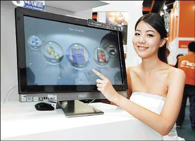 華碩All-in-One電腦ET2410，23.6吋多點觸控Full-HD螢幕，呈現豐富飽和色彩。