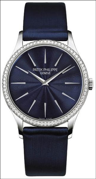 百達翡麗後推出Ref.4897G錶款，與原本型號最大不同之處即在於機芯。