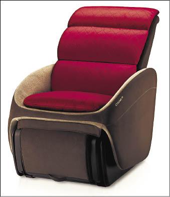 Osim按摩美沙發，體積輕巧、外型時尚，原價98,800元，特價78,800元，贈送市價3,680元時尚椅套。