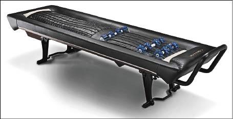 富士夢享按摩床FM-5000，床身設計符合人體工學，原價68,000元，特價58,800元，贈送市價7,980元遠紅外線治療器。