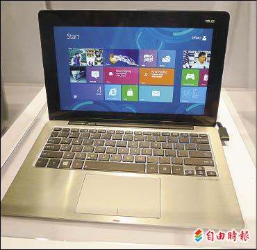 華碩Transformer Book筆電，可拆開成為平板電腦，囊括11.6、13、14吋。（記者吳佩樺攝）