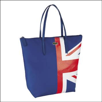 Lacoste國旗系列英國國旗托特包4,280元。