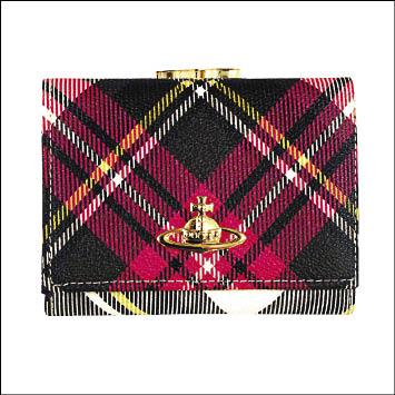 Vivienne Westwood經典格紋撥釦短夾6,300元。