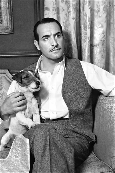 「大藝術家」捧紅了傑克羅素梗阿吉，牠聰明又靈敏，是男主角尚杜賈丹的好拍檔。（傳影互動提供）