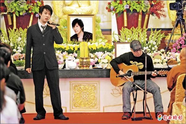 難捨潘安邦兒美聲高歌憶父 自由娛樂