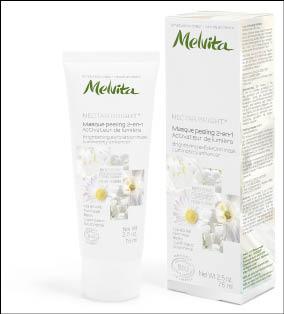 Melvita歐盟Bio海百合煥白面膜：乳霜質地，蘊含獨特煥白花萃複合因子及礦物矽微粒，加入印度簕竹精萃可提振肌膚活力，面膜加上煥新角質二合一作用，瞬間提升肌膚的光澤。75ml／1,680元。