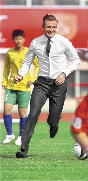 湯姆克魯斯已確定演出「不可能的任務5」，他的好友貝克漢有意轉進影壇當動作片明星，可望一起演出該片。（UIP提供）