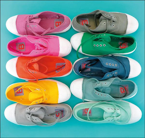 BENSIMON帶來法式的輕時尚，基本款式約1,480〜2,580元。