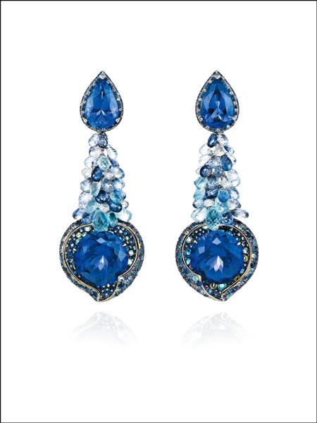 蕭邦Temptation耳環，2顆圓形丹泉石共重42.59克拉，2顆梨型丹泉石共重14.09克拉，10,660,000元。