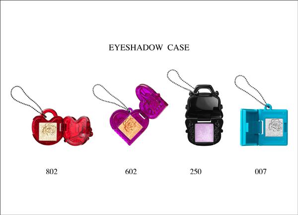 ANNA SUI魅力弄色墜飾眼彩盒，有復古鎖頭、搖滾玩心、經典薔薇、魔法故事四種墜飾造型，精緻雙面雕刻，融合復古、前衛與搖滾元素，魅力弄色眼彩（單色）450 元，魅力弄色墜飾眼彩盒（單盒）350元。