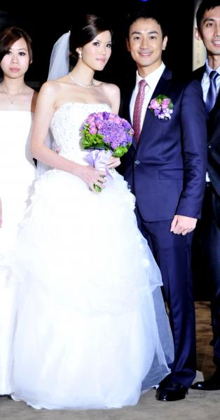 林佑威2011年9月和相識7年的李育玟步入結婚禮堂,2人還育有1歲半女兒,結婚不到3年,如今卻因為個性不合走上分手路。(資料照,記者潘少棠攝) 林佑威2011年9月和相識7年的李育玟步入結婚禮堂,2人還育有1歲半女兒,結婚不到3年,如今卻因為個性不合走上分手路。(資料照,記者潘少棠攝)