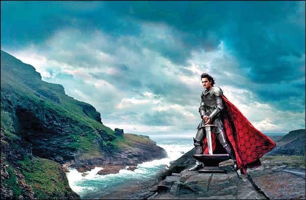 Annie Leibovitz掌鏡，邀請諸多影視名人扮演成迪士尼的經典角色。（歐新）