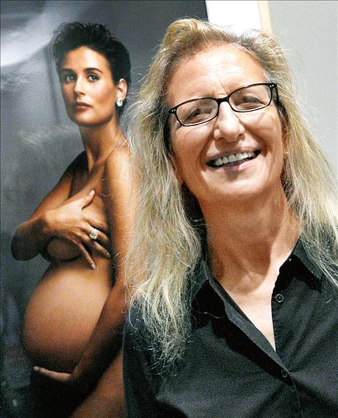 美國知名攝影師Annie Leibovitz。1991年，Annie Leibovitz為《Vanity Fair》雜誌拍攝懷孕中的黛咪‧摩爾全裸入鏡的照片。（法新）