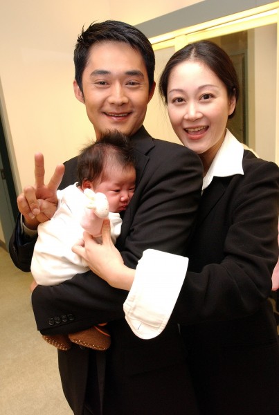 藝人「歡歡」在家中燒炭自殺身亡,前夫江國賓對此感到無法置信。圖為兩人離婚前合照。(資料照,記者臺大翔攝。)' / alt=