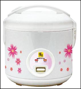 【鍋寶RCO-3002 不沾內鍋】3人份，內鍋採用不沾材質，方便清洗。另有可拆式儲水盒。原價1,190元，特價990元，全國電子。