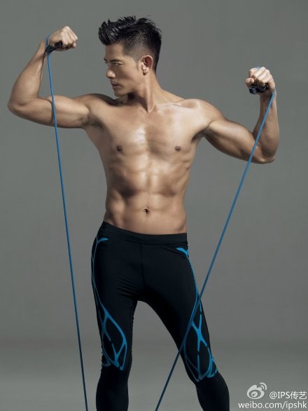 郭富城認為保持健康的體態,要持之以恆堅持健身,同時保持均衡飲食和樂觀的心態,並鼓勵全民能一起健身。(圖擷取自IPS傳藝微博)
郭富城認為保持健康的體態,要持之以恆堅持健身,同時保持均衡飲食和樂觀的心態,並鼓勵全民能一起健身。(圖擷取自IPS傳藝微博)