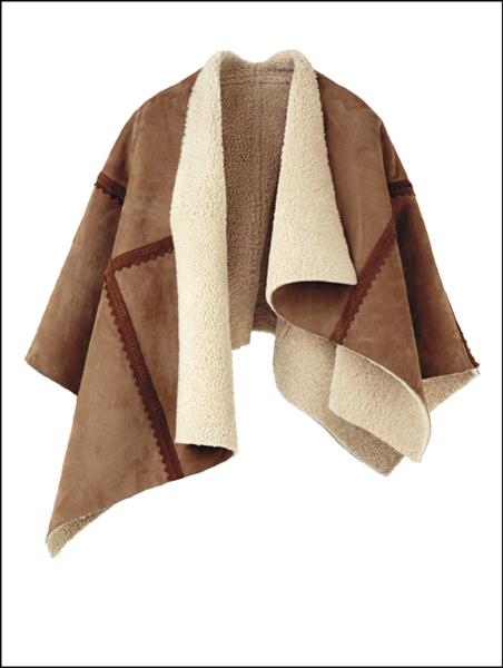 Burberry羊毛皮草斗篷，195,000元。（Burberry提供）